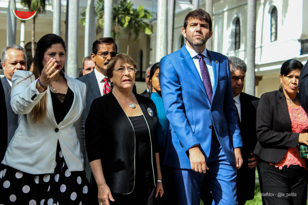 Así fue la llegada de Michelle Bachelet a la Asamblea Nacional #21Jun (FOTOS y VIDEO)