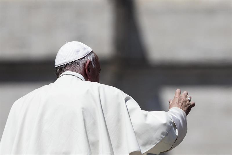 Papa Francisco celebra misa por los migrantes, los últimos de la sociedad