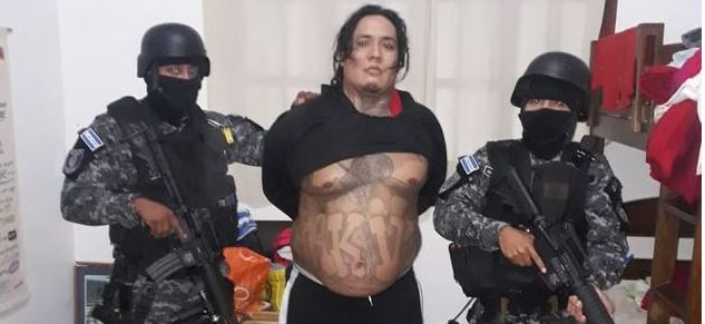 Detienen a un cabecilla pandillero que vivía en una lujosa casa en El Salvador (FOTOS)