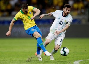 La Brasil “descafeinada” le ganó el pulso al Messi FC y jugará la final
