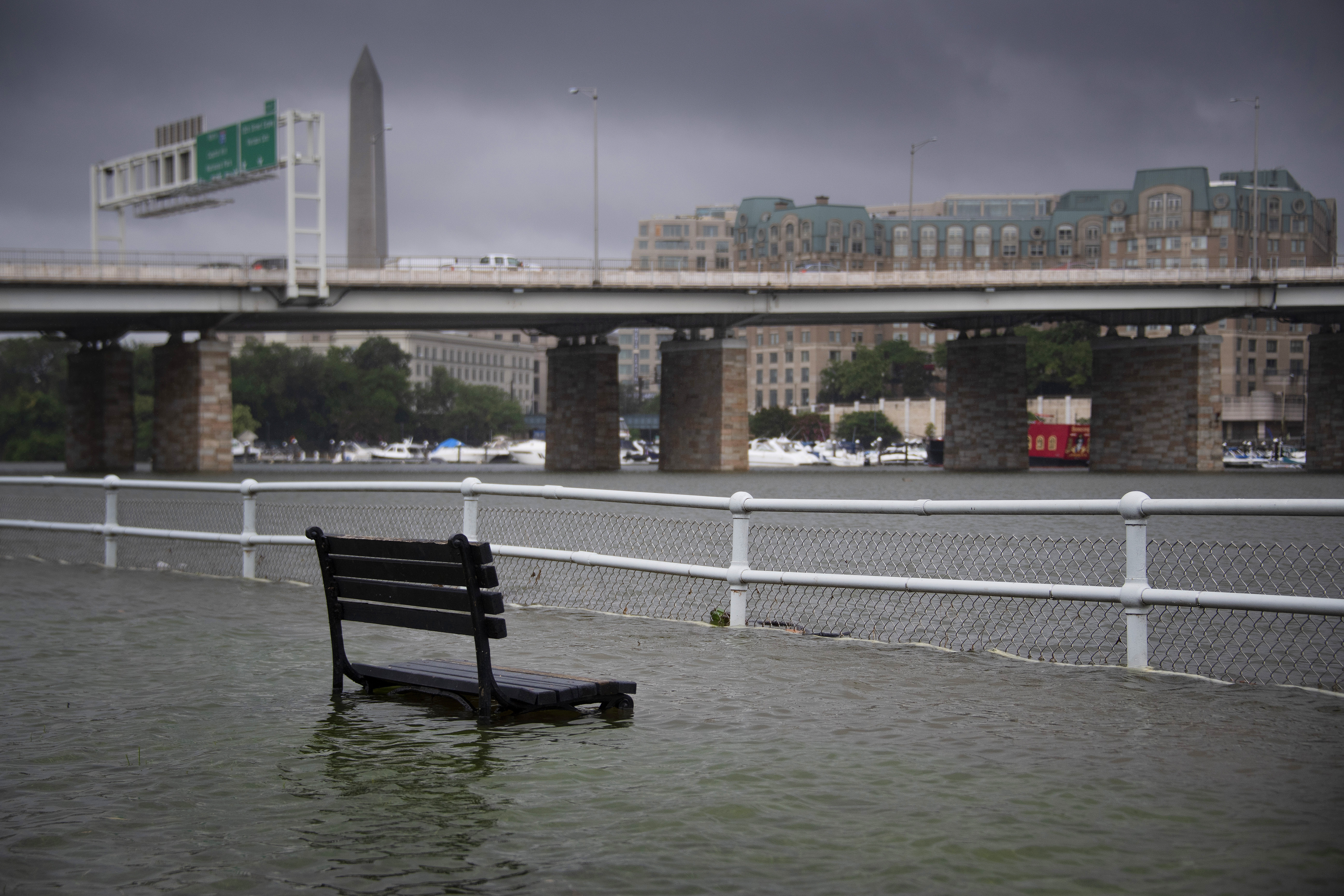 Washington DC afectada por lluvias torrenciales e inundaciones