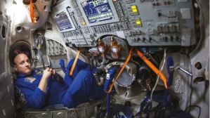 El curioso caso del astronauta que regresó “más joven” tras 340 días en el espacio