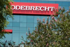 Juez ordena a Perú devolver 157 millones de dólares a Odebrecht