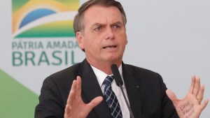 Bolsonaro dice que “bandidos izquierdistas” hundirán a Argentina en un caos como en Venezuela