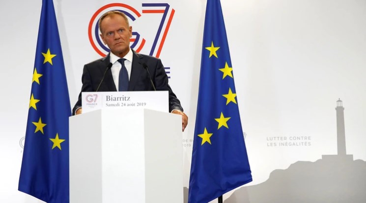 Donald Tusk: La UE responderá a EEUU si aumenta los aranceles al vino francés