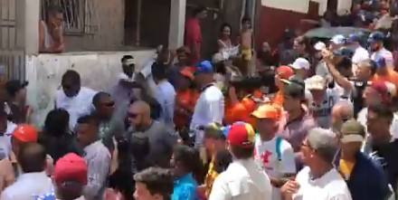 Una marea de varguenses recibió a Guaidó en El Polvorín (VIDEO)