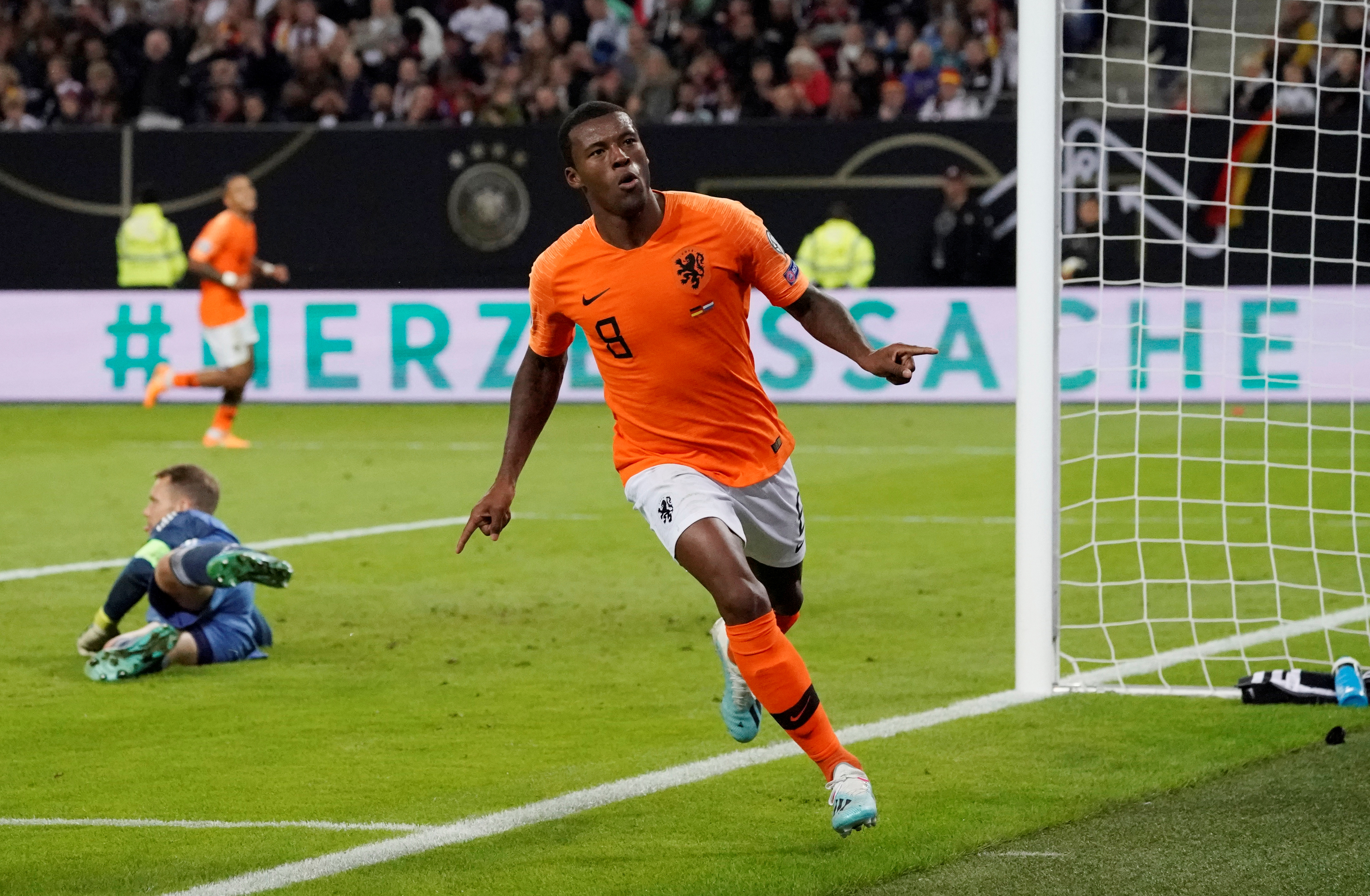 Holanda vence como visitante a Alemania por eliminatoria a Eurocopa