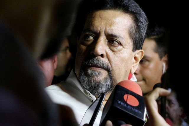  El vicepresidente de la Asamblea Nacional de Venezuela, Edgar Zambrano, del Partido Acción Democrática (Acción Democrática), habla a los medios luego de ser liberado de la prisión en Caracas, Venezuela, el 17 de septiembre de 2019. REUTERS / Daniel Blanco SIN REVENTAS. NO ARCHIVO