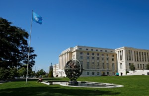 Rusos se manifiestan ante la ONU en Ginebra contra la movilización de Putin