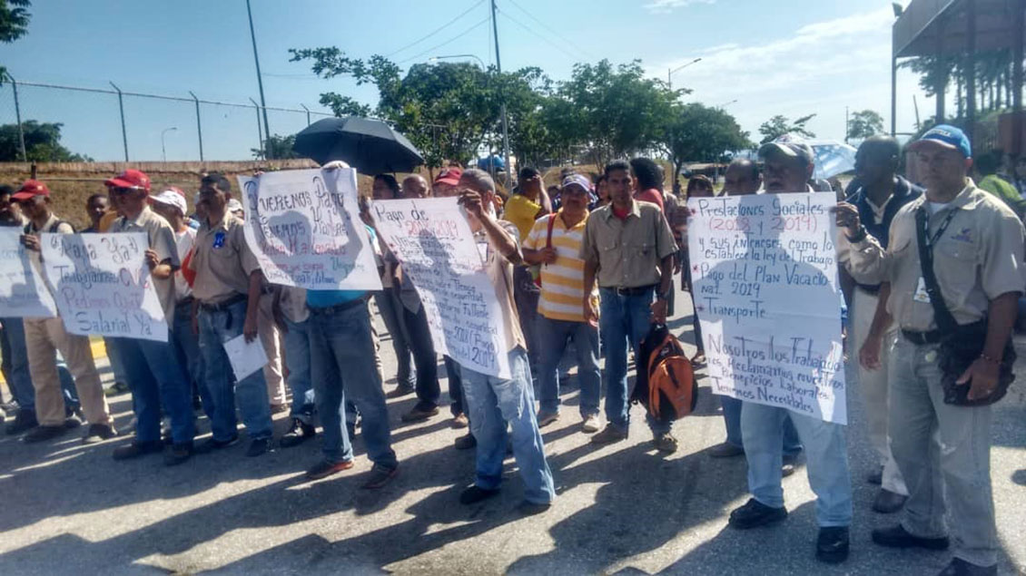 Trabajadores de CVG amenazan con continuar protestas de no recibir pago de deudas laborales