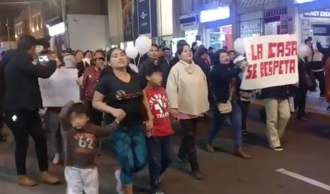 “Maduro recoge tu basura, fuera venecos”: La penosa marcha de peruanos contra venezolanos (VIDEO)