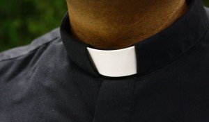 Investigan a cinco sacerdotes colombianos por denuncia de abuso sexual
