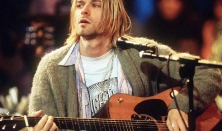 Subastan el saco de lana que el mítico Kurt Cobain usó en su más recordado “unplugged”