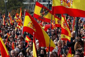 Partido ultraderechista Vox congrega a miles de personas en Madrid