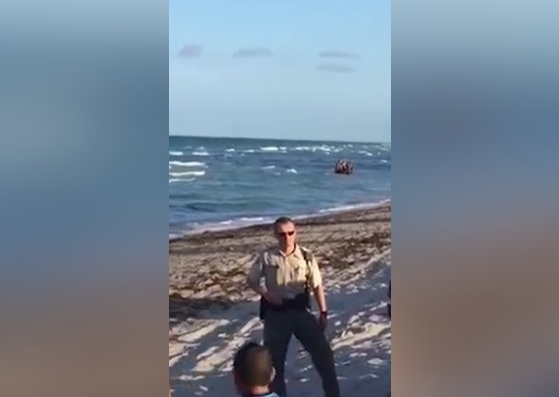 Capturan el momento en que diez cubanos llegaron en balsa a Florida (video)
