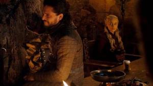 Emilia Clarke revela al responsable del vaso de café en el episodio 4 de la última temporada de Game of Thrones