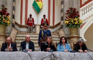 Gobierno interino de Bolivia anuncia ruptura de relaciones con el régimen de Nicolás Maduro