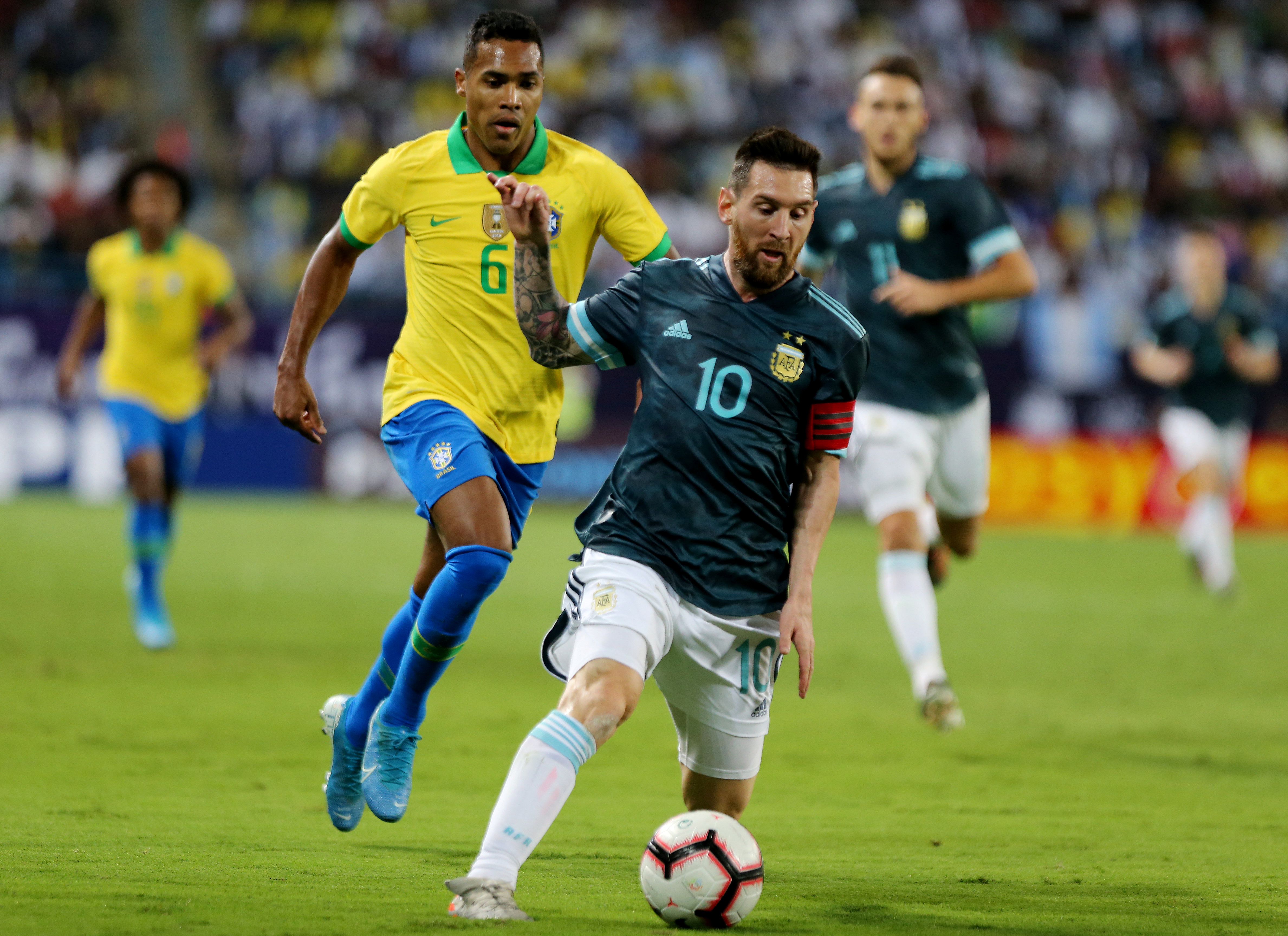 Argentina vence a Brasil con gol de Messi en amistoso de fútbol en Arabia Saudita