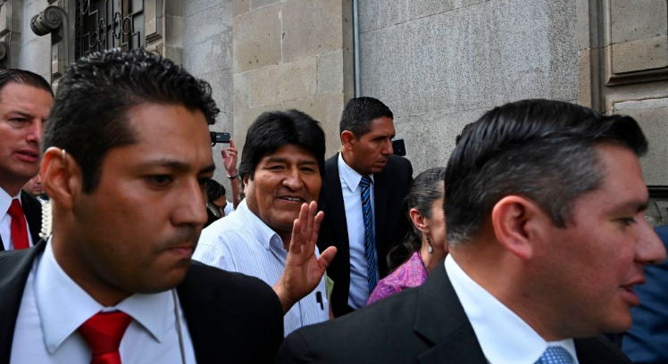 Evo Morales increpa a periodista por no hacerle preguntas complacientes (Video)