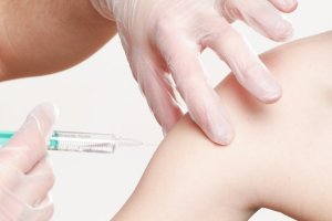 Brote de Hepatitis A en Tampa prioriza plan de vacunas