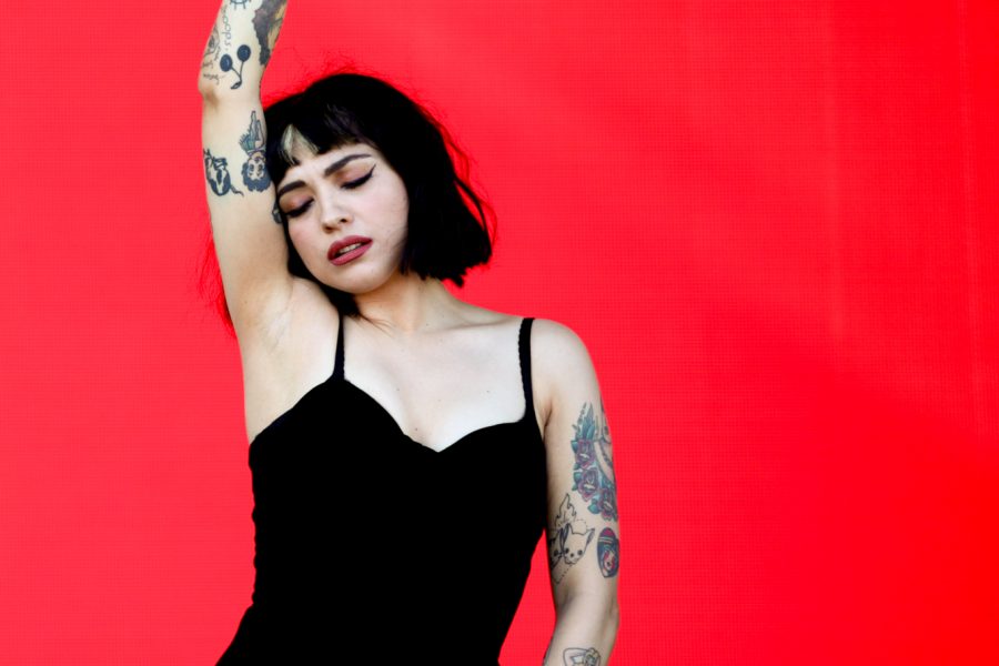 ¡Por primera vez! Mon Laferte tiene fecha para presentarse en Venezuela