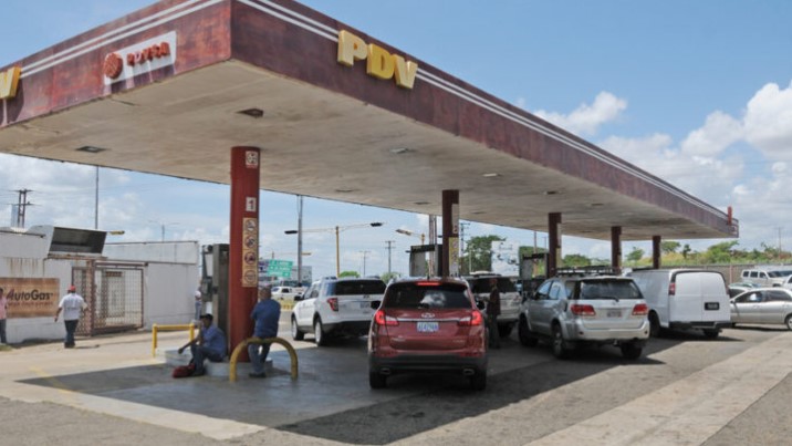 Hombre falleció tras sufrir un infarto en cola de gasolina en Guayana