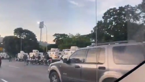 La fauna represora del régimen amaneció en Plaza Venezuela #21Nov (VIDEO)