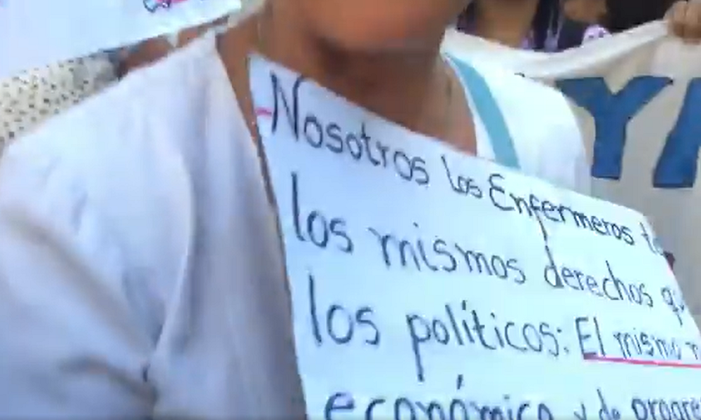 Enfermeras del Hospital de Los Magallanes se unen a la protesta en el JM de los Ríos #19Nov (video)