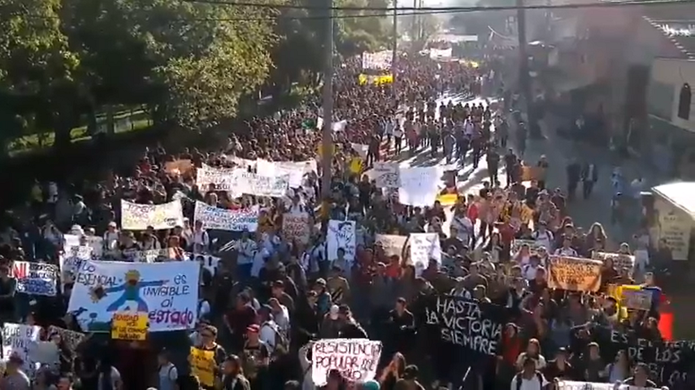 Colombianos empiezan marchas contra el gobierno de Iván Duque