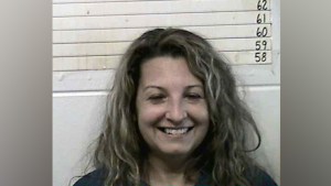 ¡WTF! Mujer mostró su “felicidad” tras ser arrestada por el asesinato de su marido