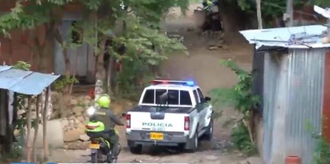 Hallaron dos cadáveres tras una intensa balacera cerca del Puente Simón Bolívar (Video)