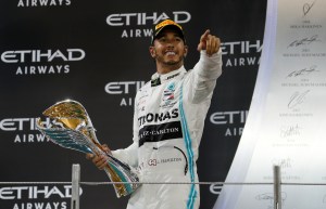 Todos quieren sentarse al volante de un Mercedes, dice Hamilton
