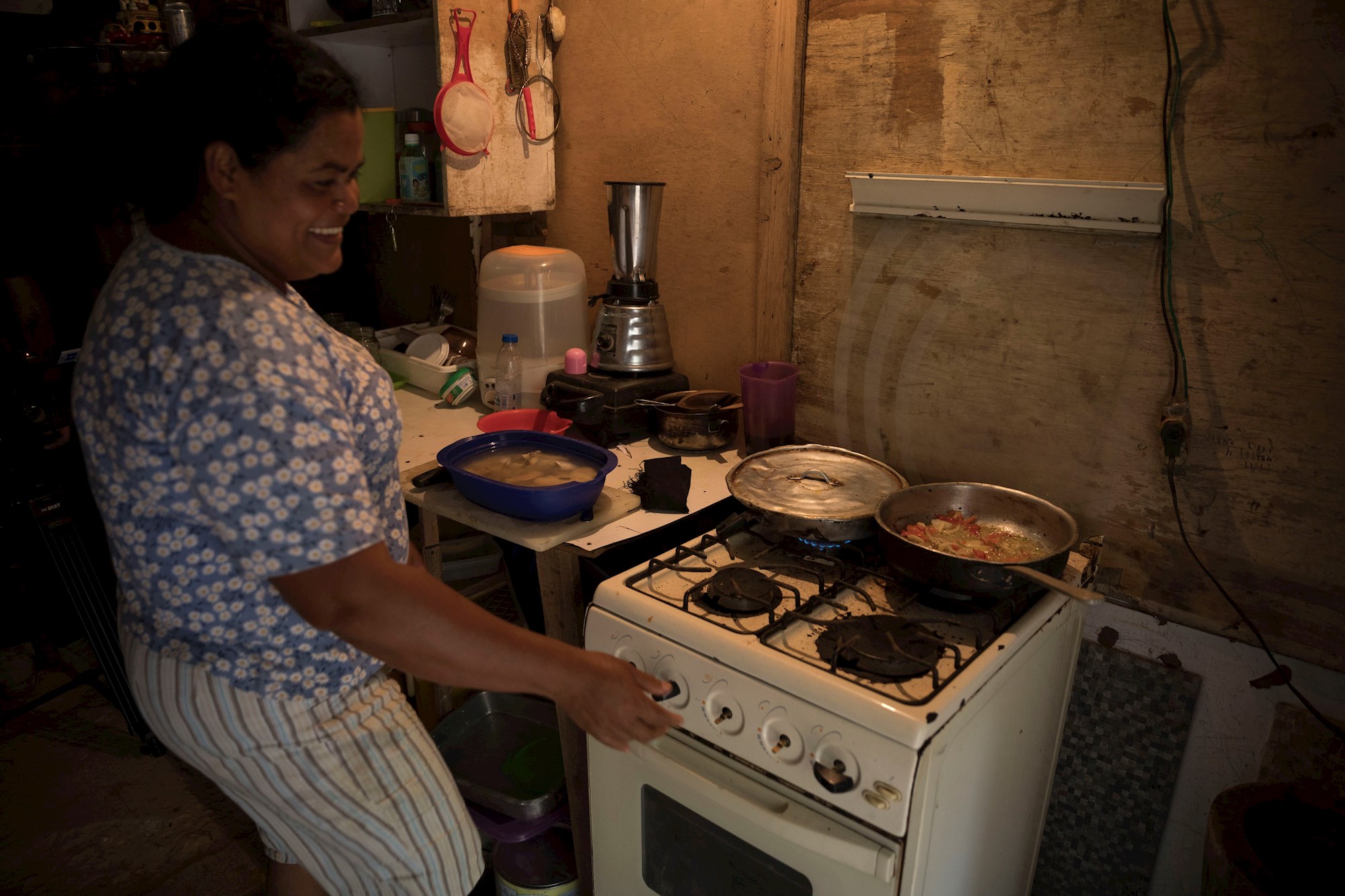 Solo el 7% de las familias venezolanas cocinan con gas directo