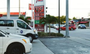 Pronostican otra bajada del precio de la gasolina en Florida para esta semana
