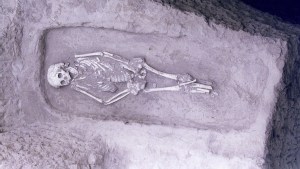 Descubren caso de enanismo “extremadamente raro” en esqueleto de hace cinco mil años