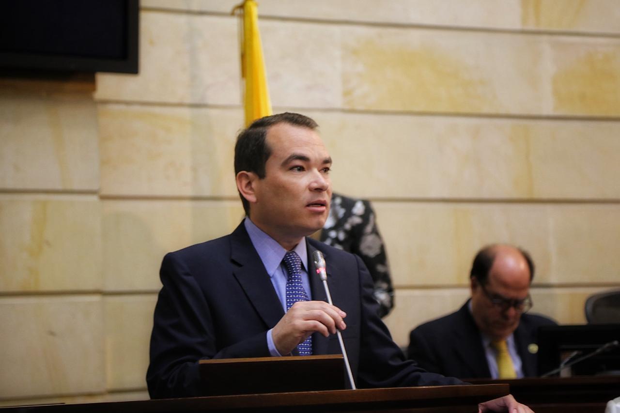AN aprueba la designación de Tomás Guanipa como embajador de Colombia
