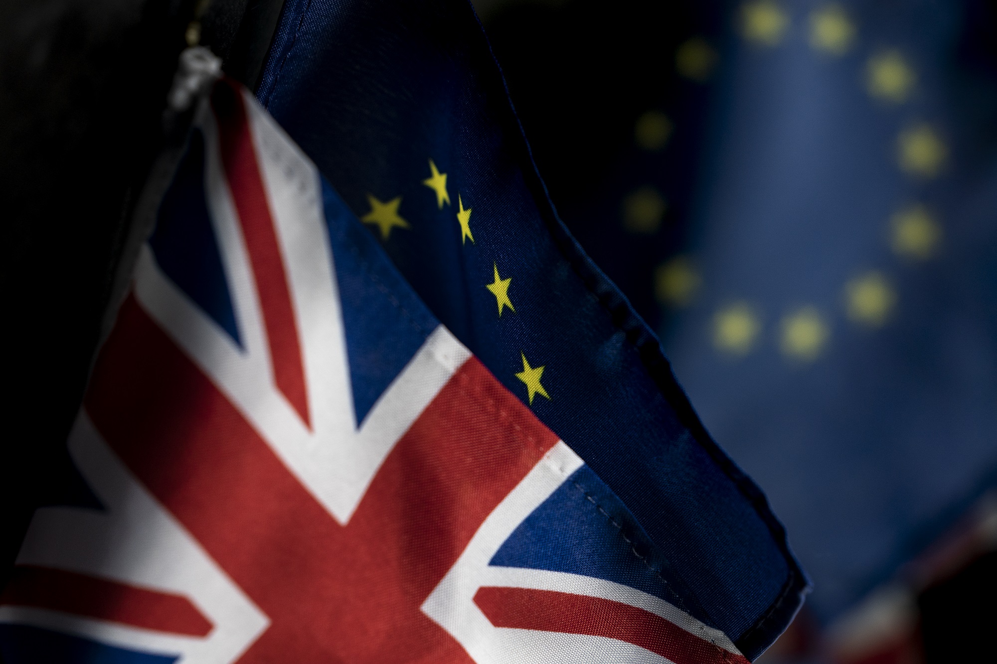 Reino Unido abandona la UE y comienza una incierta transición