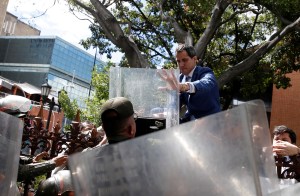 Guaidó le recordó a Maduro quiénes perpetraron ataques contra el Parlamento