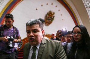 Trasladaron a Luis Parra a Caracas tras presentar una “neumonía complicada”