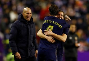 Real Madrid vence a Valladolid con gol de Nacho y es único líder en liga española