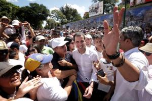 Carlos Montaner: Si a Juan Guaidó le tocan un pelo a su regreso a Venezuela, es el fin de la dictadura de Maduro