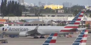Desvían vuelo de Miami por un pasajero que comenzó a atacar a la tripulación