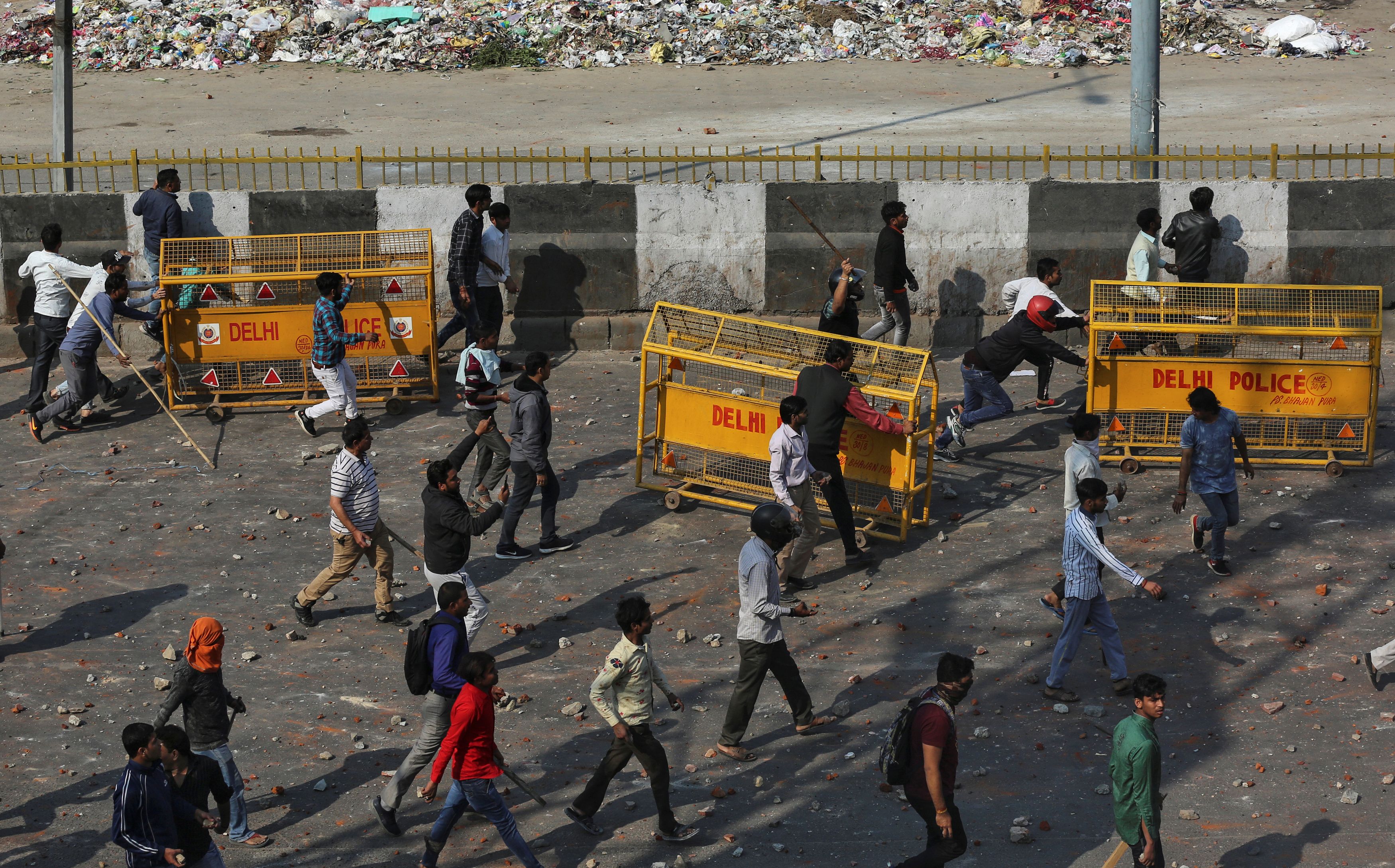 Disturbios por nueva ley de ciudadanía dejan siete muertos en India