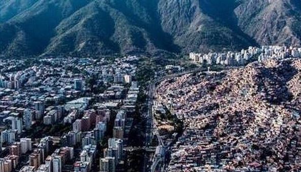 Venezuela rica pero con venezolanos pobres: El increíble contraste de la sociedad (Video)