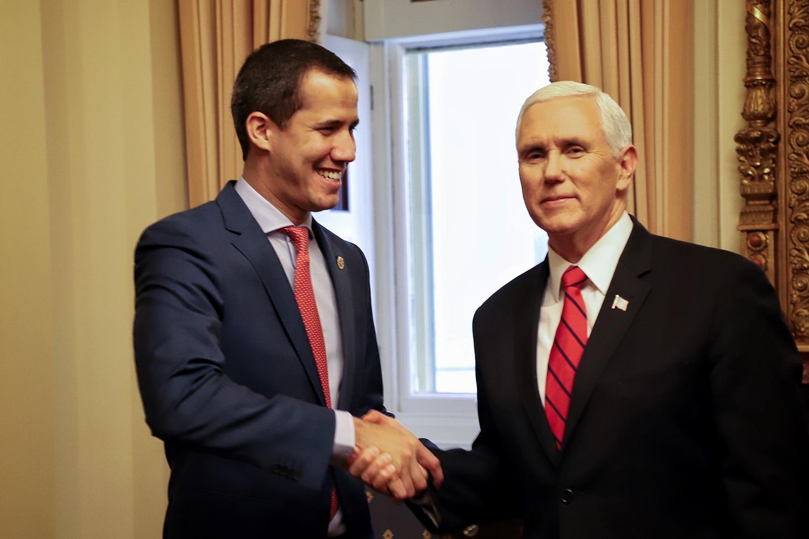 Pence conversó con Guaidó sobre la restauración de la libertad en Venezuela