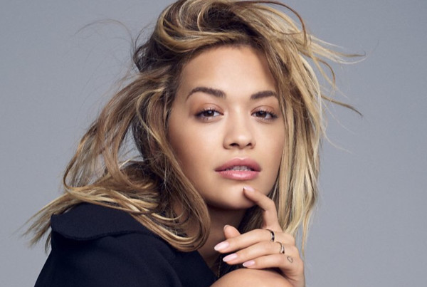 ¡Se te va a paralizará el corazón! Las fotos de Rita Ora sin nada de ropa para Love Magazine