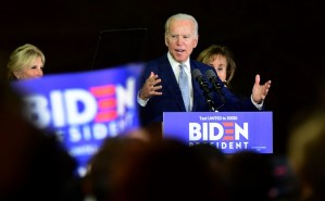 El precandidato Joe Biden fue acusado de cometer acoso sexual en 1993