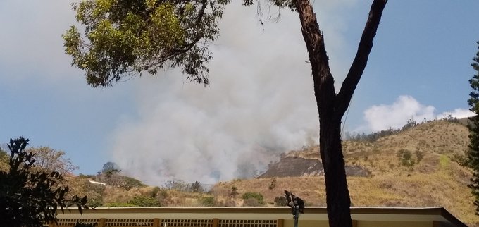Se reporta fuerte incendio en El Ávila a la altura de San José de Cotiza #22Mar (FOTOS)
