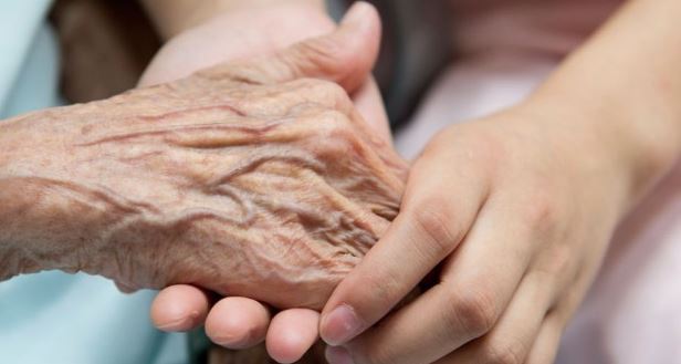 Anciano de 86 años venció al coronavirus tras 10 días de lucha (Video)