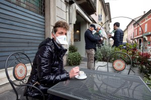 Italianos advierten al mundo que con el coronavirus, lo peor está por llegar